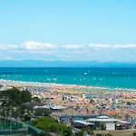 Modern Close To The Beach-beahost * بيبيوني