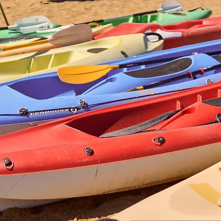 Modern Close To The Beach-beahost דירה