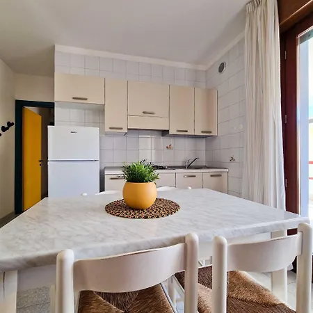 Appartamento Modern Close To The Beach-beahost