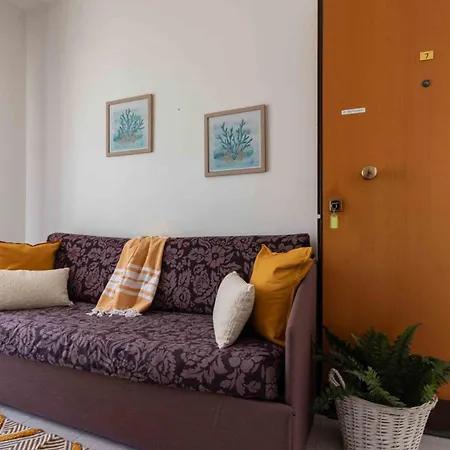 Modern Close To The Beach-beahost Apartment