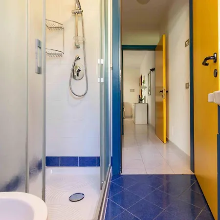 Modern Close To The Beach-beahost Διαμέρισμα *